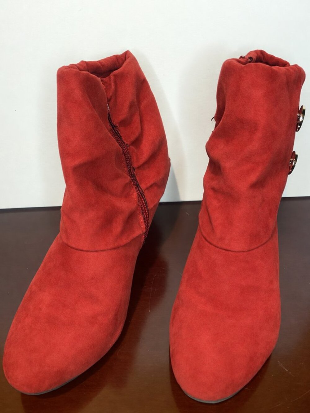 Covington Shelly Red Faux Suede Ankle Boots Block Heel Size 10M